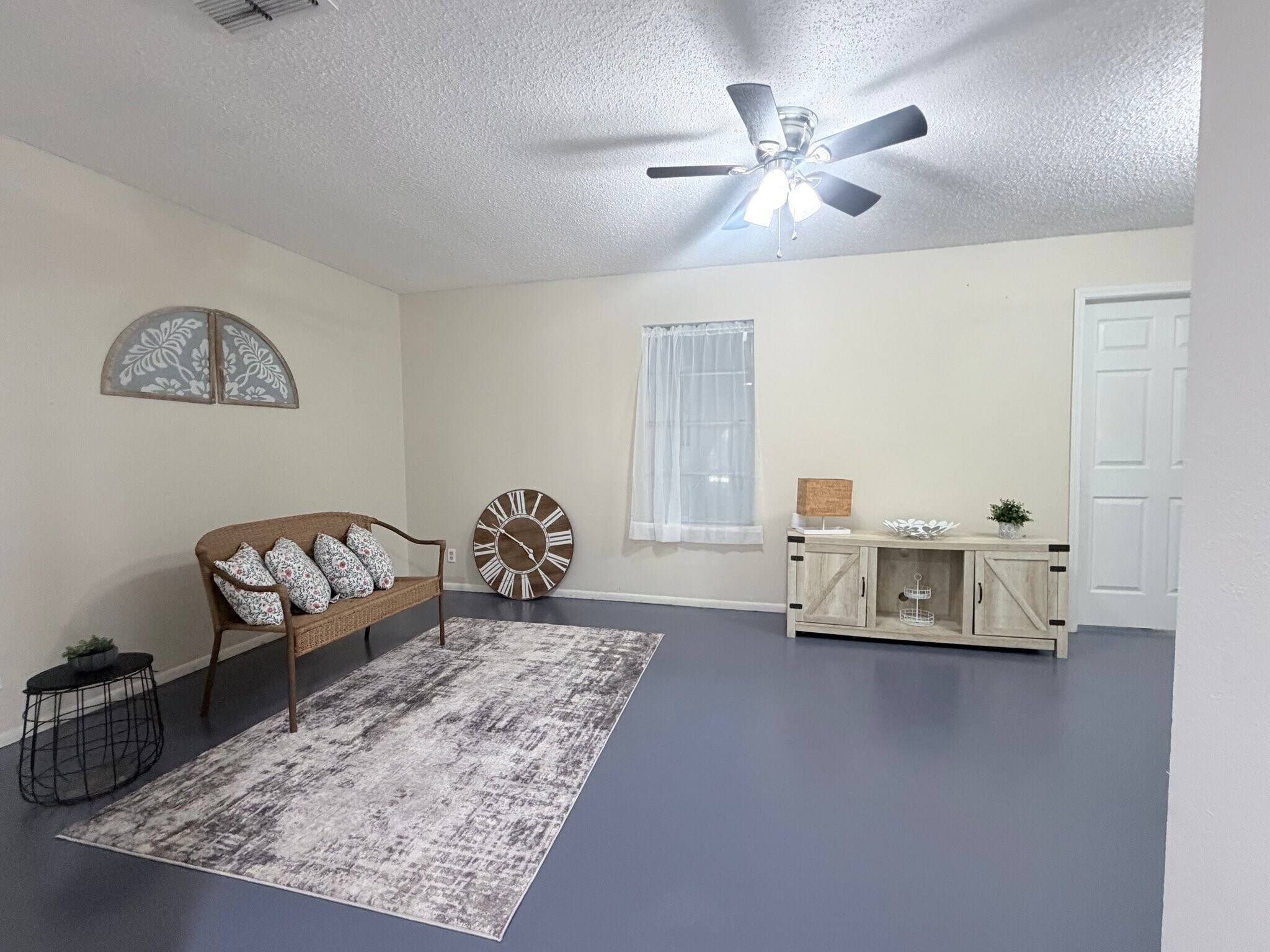 Building Photo - 7418 Meadow Cliff St