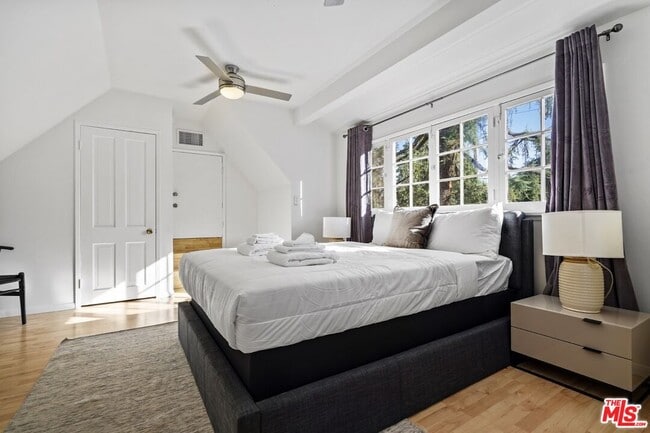 Building Photo - 23057 Sylvan St