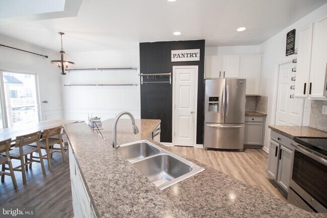 Building Photo - 45567 Bethson St