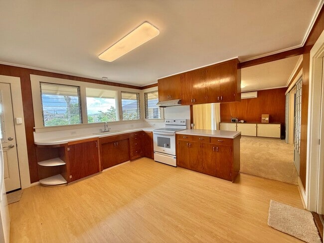 Building Photo - Newly Upgraded 3 Bedroom / 2 Bathroom - Ma...