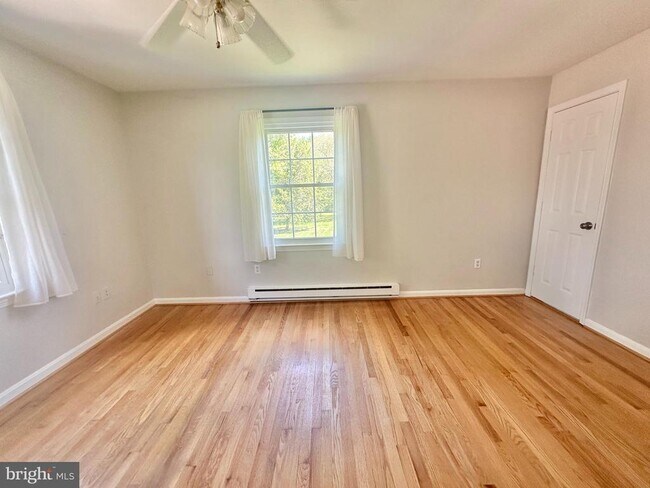 Building Photo - 703 Kentland Dr