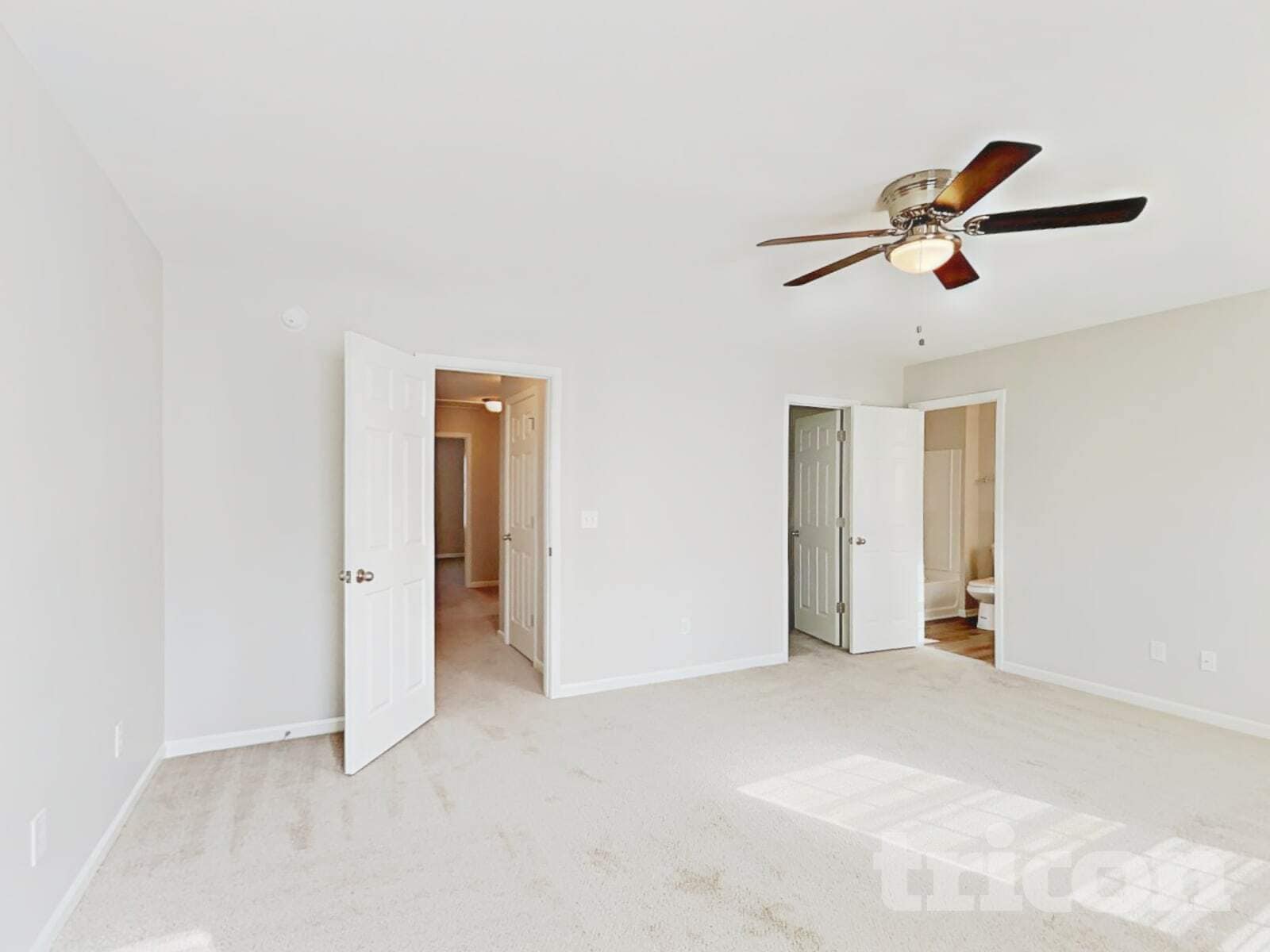 Building Photo - 225 Eagle Pointe Dr