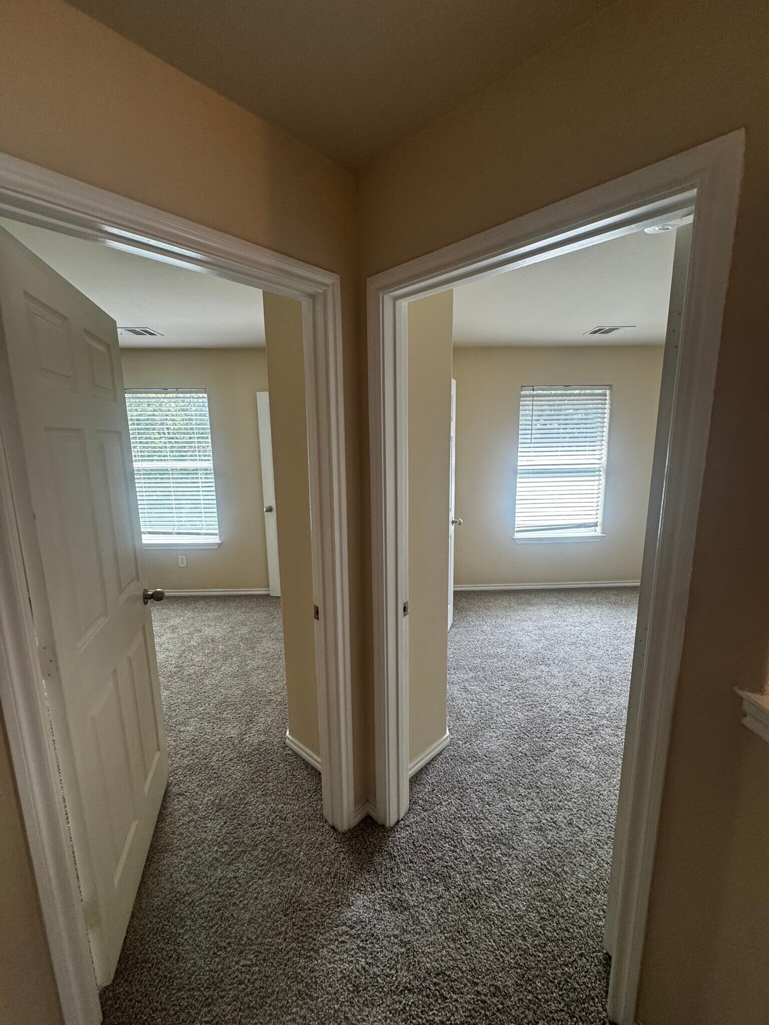 Building Photo - 380 Woodgrove Dr