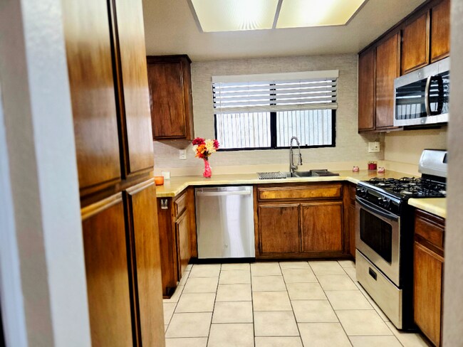 Building Photo - 514 Coronado Ave