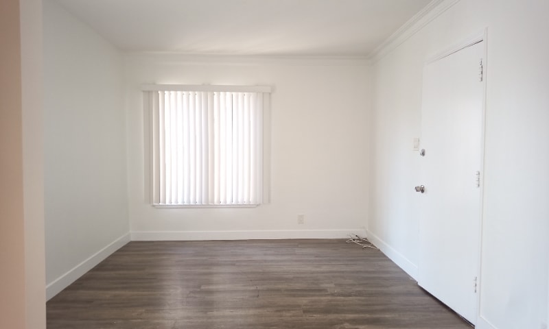 Building Photo - 5623-5633 Venice Blvd.