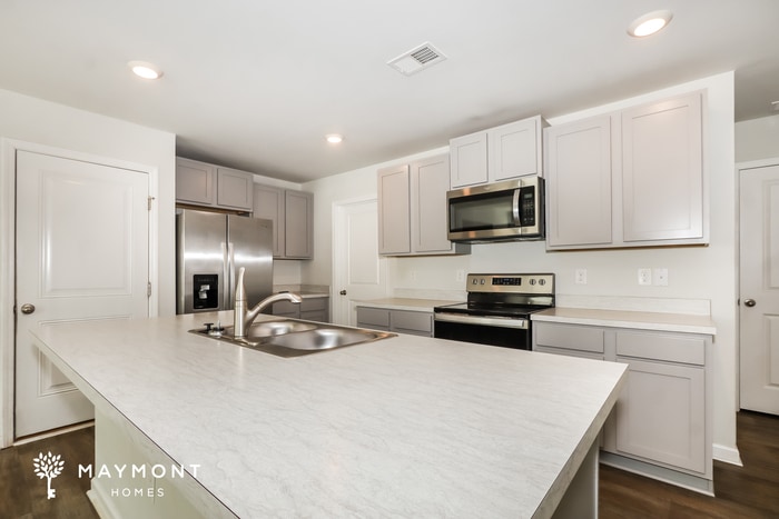 Building Photo - 523 Sugar Pne Dr