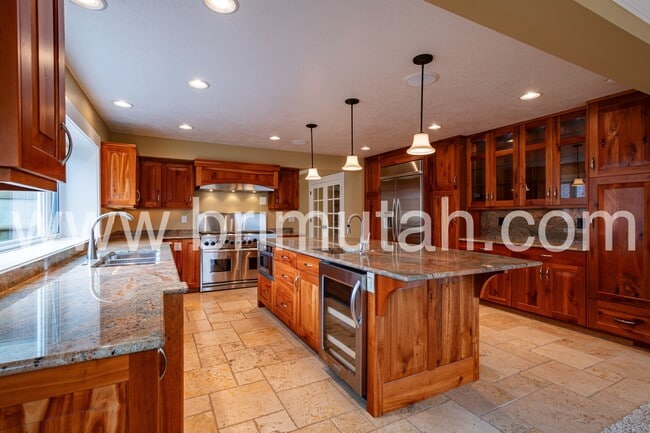 Building Photo - 105 Young Oak Rd