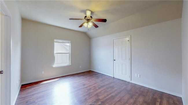Building Photo - 3357 Keefer Loop