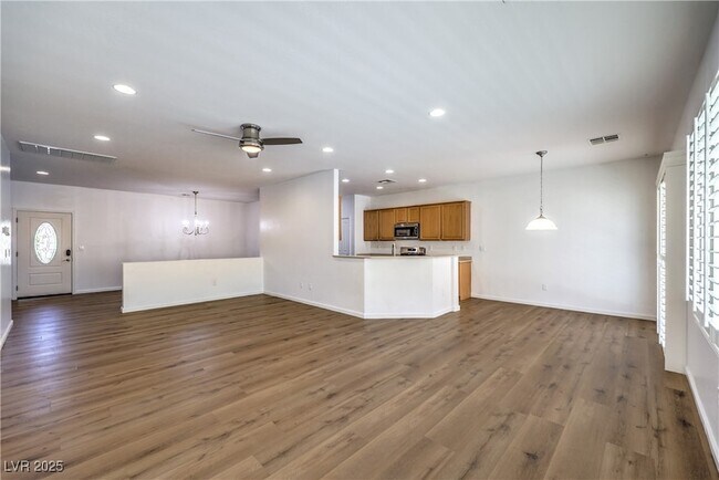 Building Photo - 2535 Jada Dr
