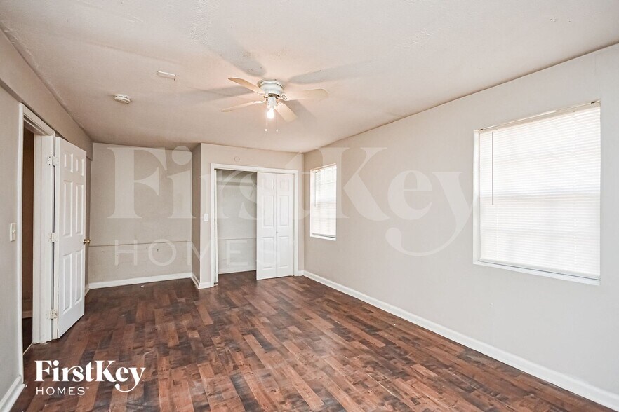 Building Photo - 975 Martin Rd