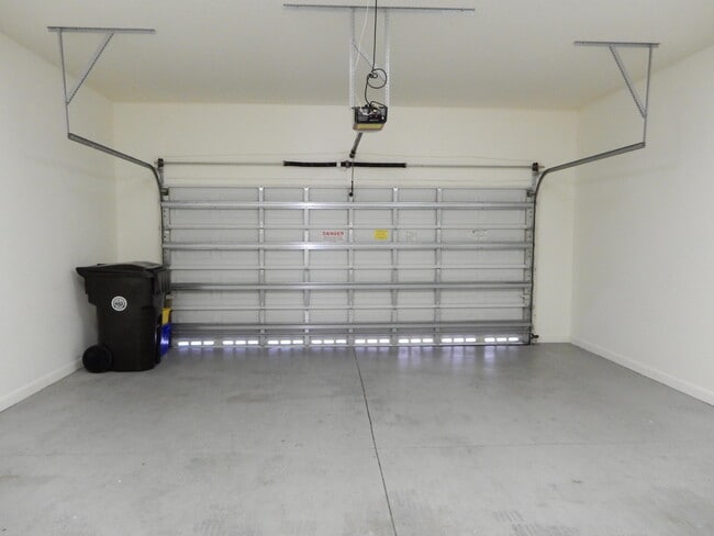 Building Photo - 669 Pacific Grove Dr