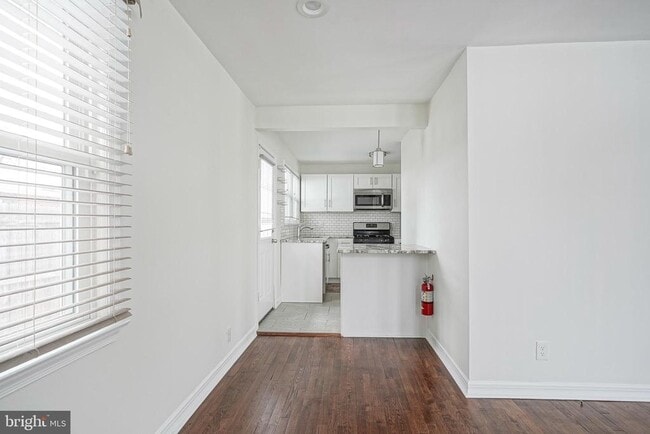 Building Photo - 20 Landing Rd