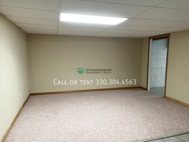 Building Photo - 931 Trimble Dr