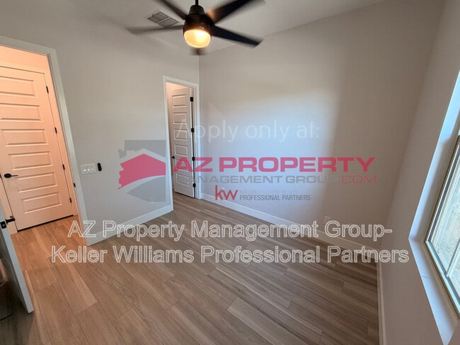 Building Photo - 13314 W Dale Ln
