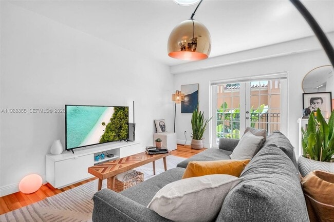 Building Photo - 1400 Salzedo St