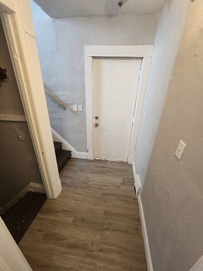 Building Photo - 11702 Honeydale Ave