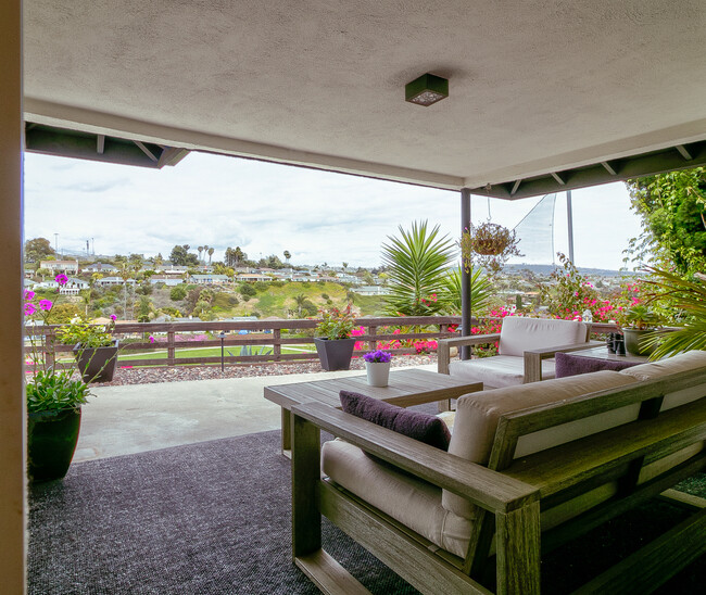 Building Photo - 2960 Calle Grande Vista