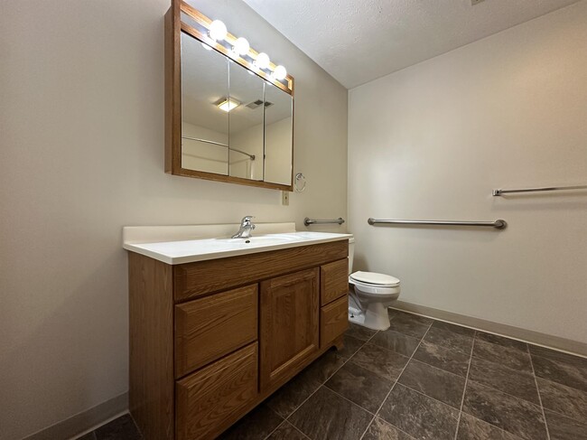 Building Photo - 3421 Portia St