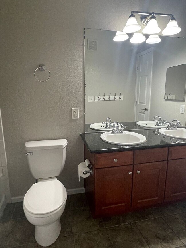 Building Photo - Beautiful, 2 bed/2 bath Condo at Blue Sky at Vista Ridge