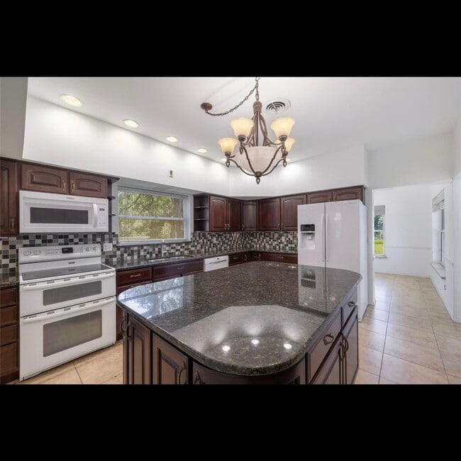 Building Photo - 960 48th Ave