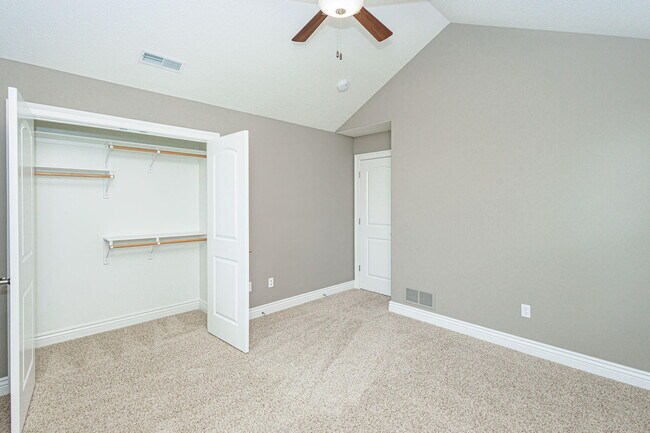 Building Photo - 6401 Cobble Creek Dr