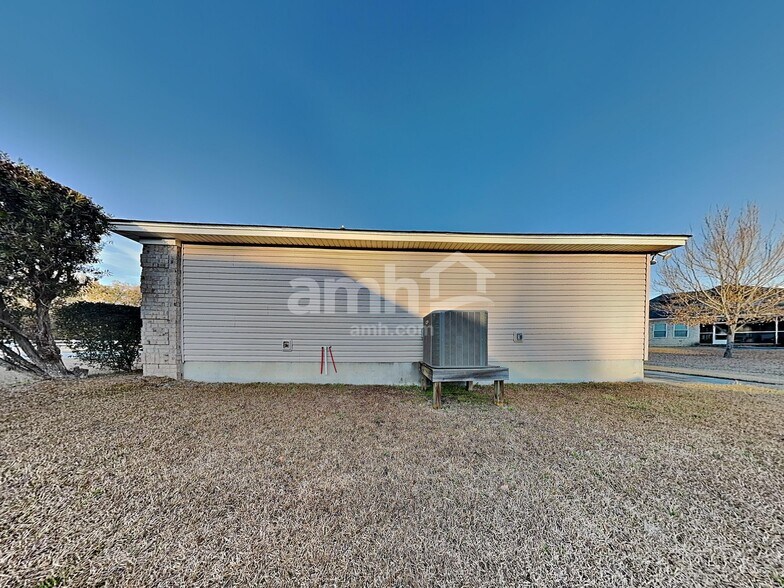 Building Photo - 352 Brighton Woods Dr