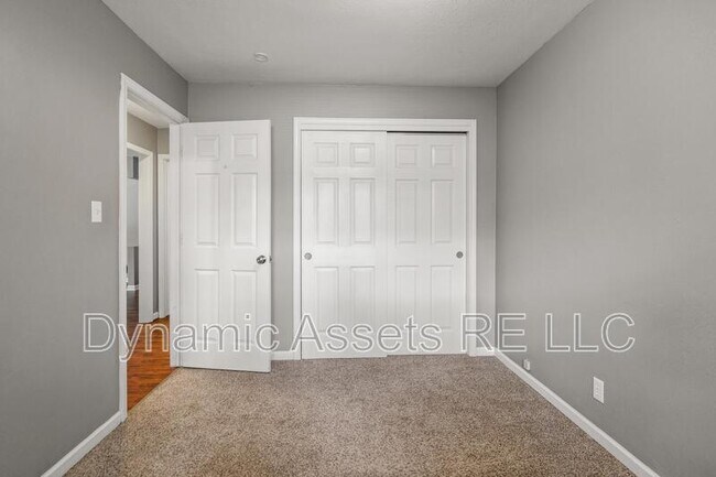 Building Photo - 1914 John F Kennedy St