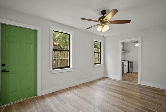 Building Photo - 422 Kanuga Dr