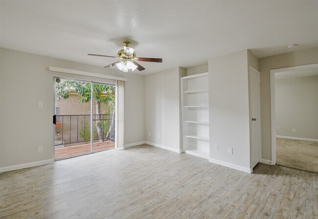 Primary Photo - 12955 Woodforest Blvd