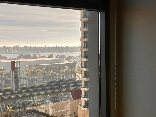 Building Photo - 654 Front St