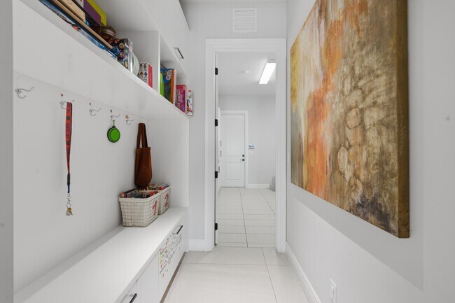 Building Photo - 17101 Magnolia Estates Dr