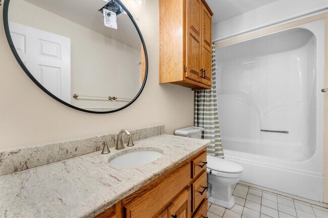 Building Photo - 3261 Eden Dr