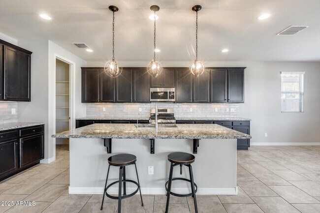 Building Photo - 9944 W Louise Dr