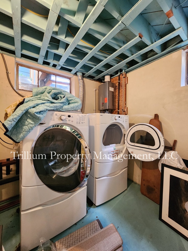 Building Photo - 5935 N Concord Ave