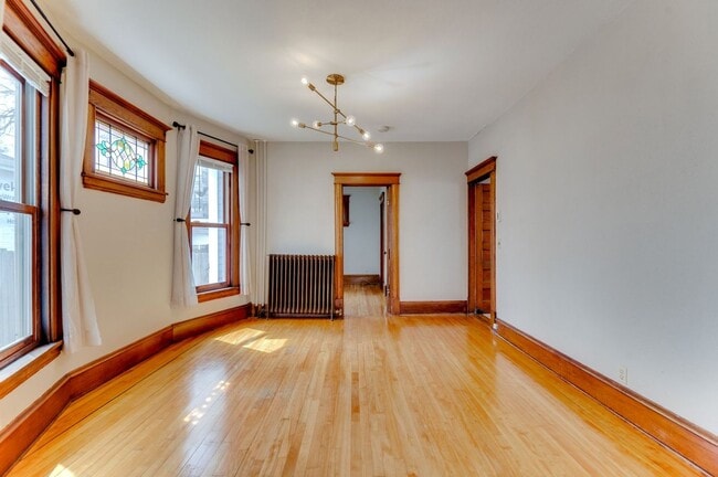 Building Photo - Gorgeous Uptown 4-bed 2-bath Single-Family House w/ Garage + Fenced-In Yard