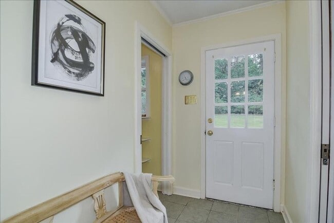 Building Photo - Beautiful West Augusta Ranch