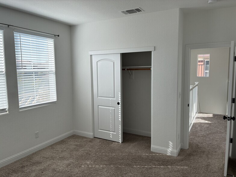 Building Photo - 1438 S Bella Vita St