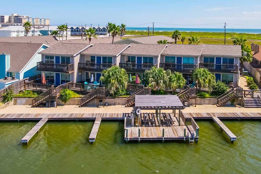 Building Photo - 15209 Leeward Dr