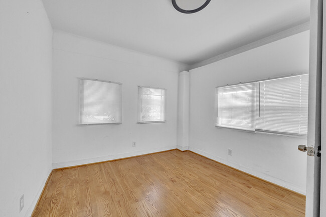 Building Photo - 1516 30th St N