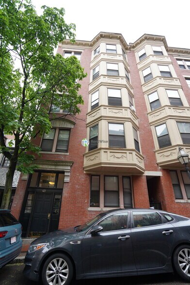 Building Photo - 43 Joy St