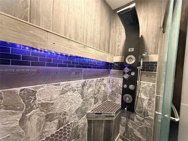 Building Photo - 1439 Captains Walk