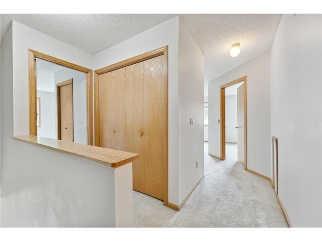 Building Photo - 2 Bed + Loft End Unit Townhome- Available 6/1