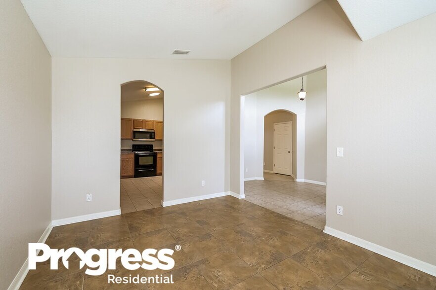 Building Photo - 202 Tower View Dr W