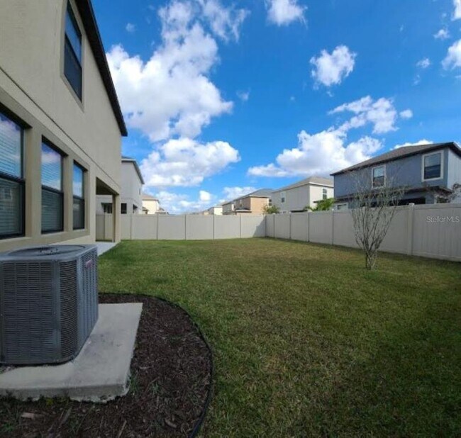 Building Photo - 1562 Ludington Ave