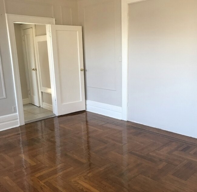 Building Photo - 5 Summit St