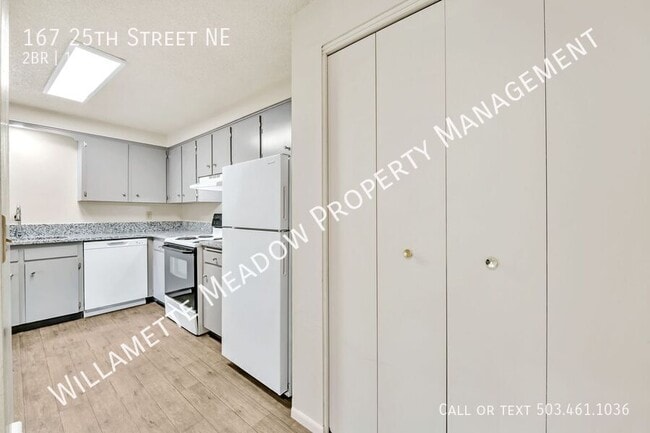 Building Photo - 167 25th St NE