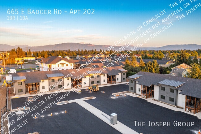 Building Photo - 665 E Badger Rd