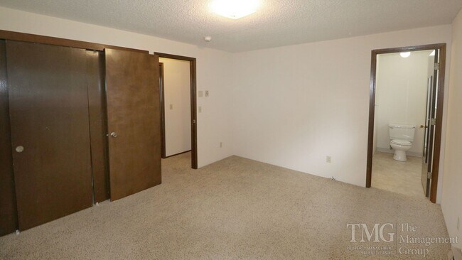 Building Photo - 3283 Addy St