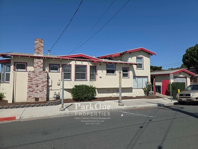 Building Photo - Marin/Cornell Triplex
