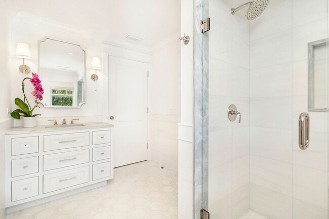 Building Photo - 142 Seabreeze Ave